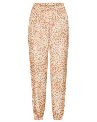 Cora Bukser - Blush Leo